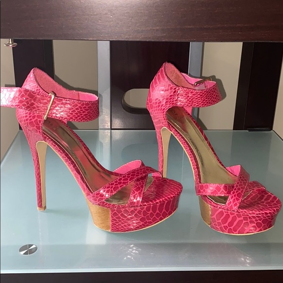 Pink snake skin like scandal heels - Picture 2 of 4